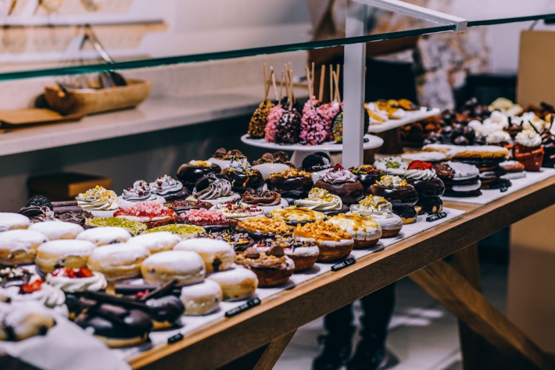 boulangerie-BRUE AURIAC-min_shop_dessert_pastry_bakery_counter-184398